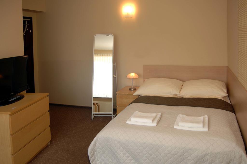 Double or Twin Room,325379221:JPEG
